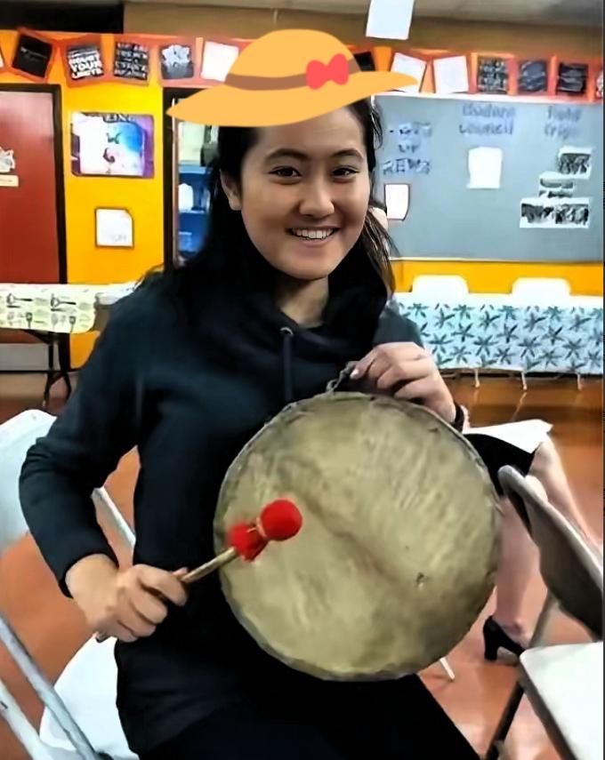 “谁能想到，当年在加州罗兰岗车库把同胞折磨了整整五个小时的翟云瑶，如今竟然漂漂亮