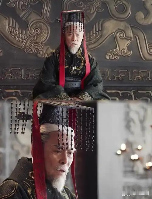 王室为什么把封国封那么大，却不自己直接控制土地呢？你以为诸侯们拿着任命书去封国当