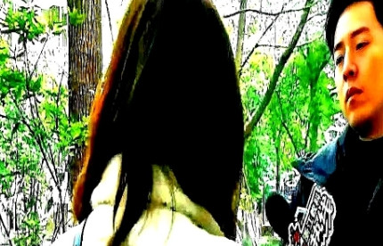 女子刚做完月子，收拾衣服准备离婚，无奈的对丈夫说:“离婚吧，我要走了，孩子归你。