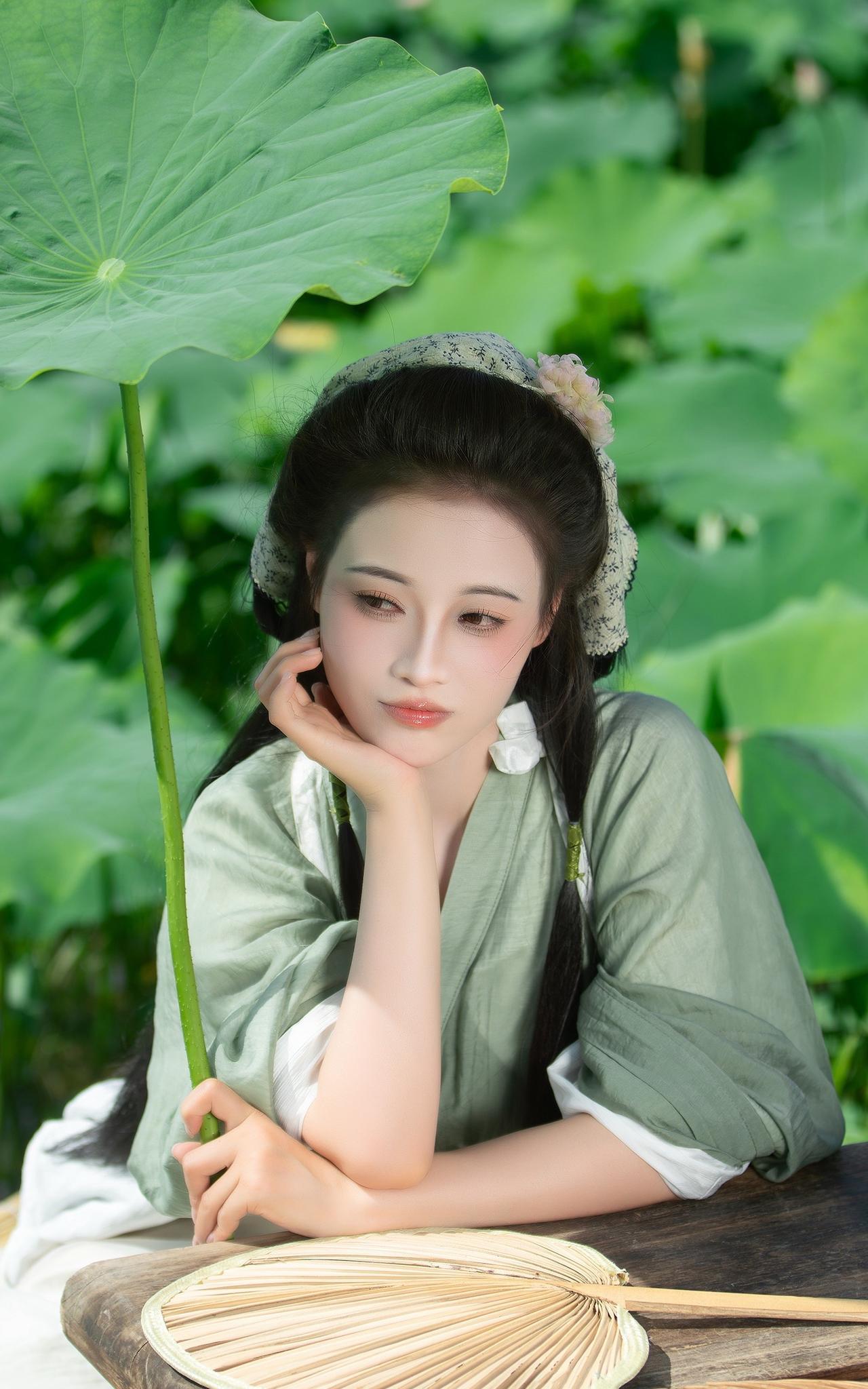 天气凉快下来了，可惜荷花没有了。#抖音摄影美学大赏#世界摄影日#这个世界不能