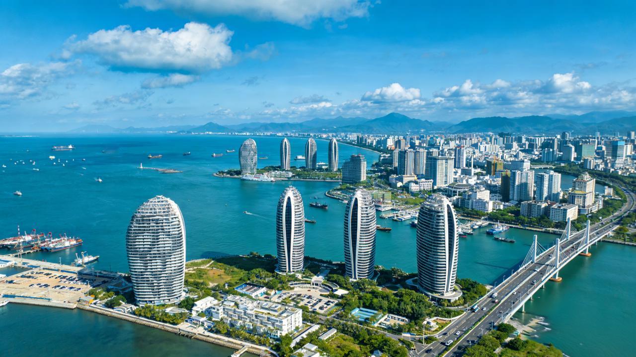 说句大实话，我们开发商降价卖房，很多时候真像给自己捅刀子。为啥？因为房子这玩