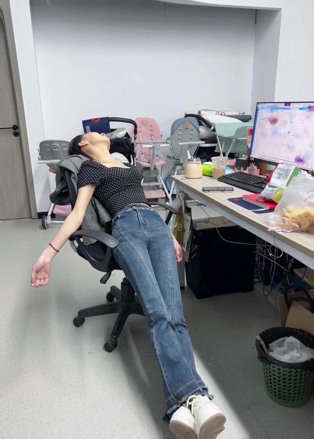 上班的看过来，千万别被公司坑了你的工资！2026年全年的计薪天数，官方定死了