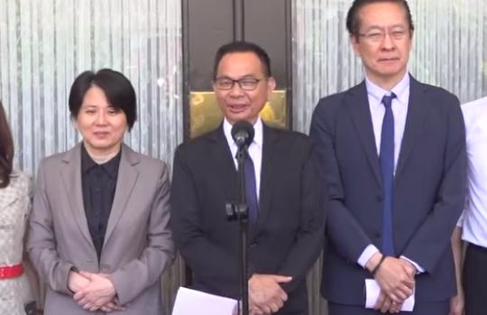 国民党、民众党今日再度连手封杀，“中选会”副主委一职持续空缺。民众党团总召陈清龙