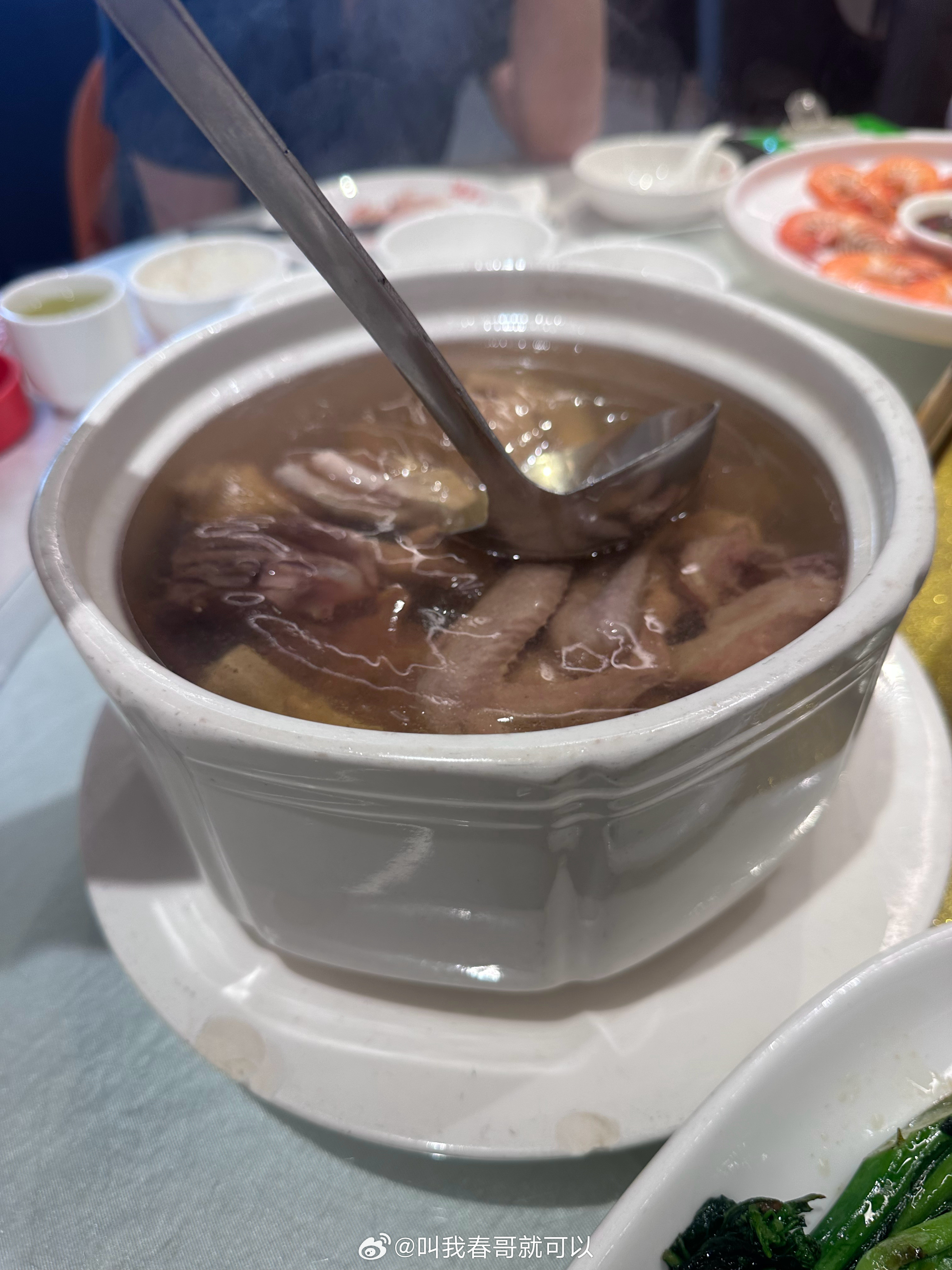 广东人吃饭必须有个汤。五指毛桃汤。不可辜负的美食