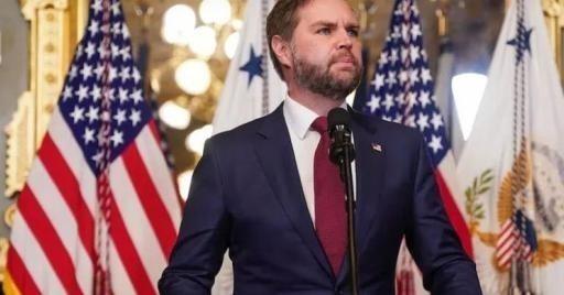 围绕“美国副总统万斯曾经表示：美国最大的错误就是，在苏联解体的时候”这句话，最该