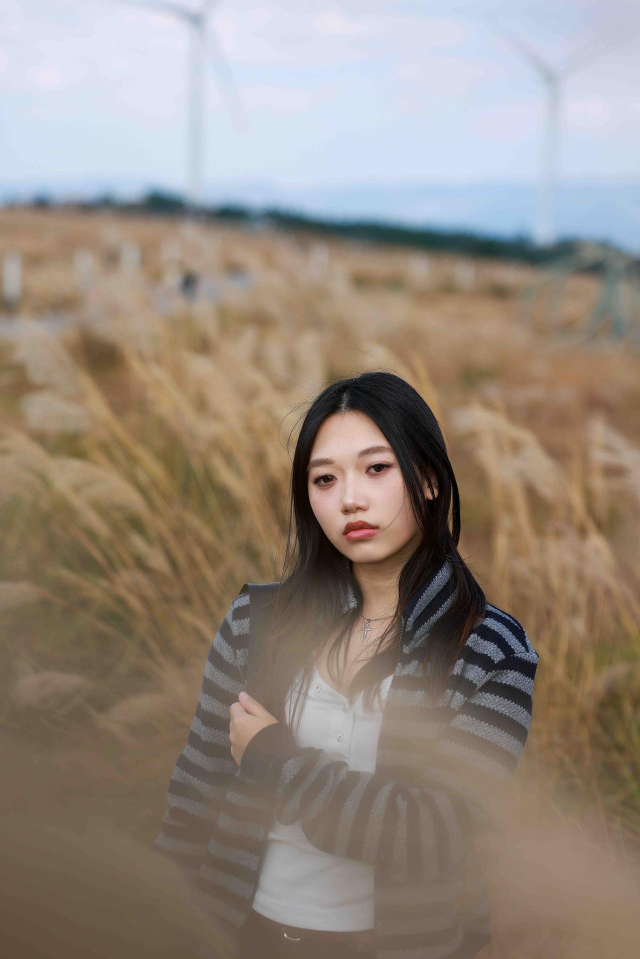 组图｜大自然的底色。拍照从不是复刻完美，而是让自然的光影与人物的情绪碰撞，在