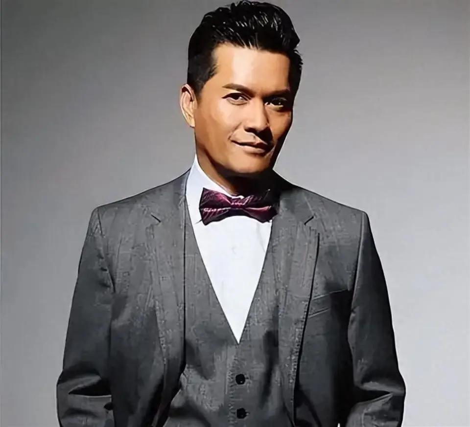 吕良伟家保姆快被逼疯了！说70岁的老板，身体机能竟只有39岁，晚上10点准时拉全