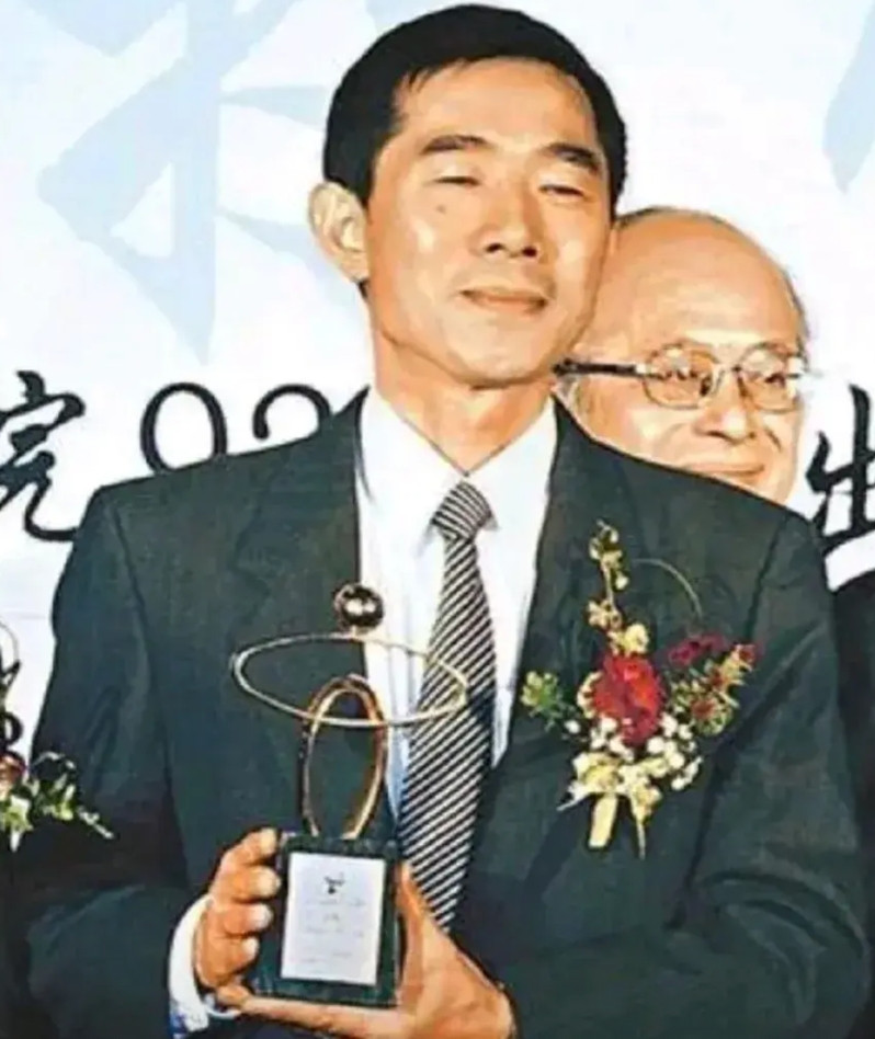 <em>梁孟松</em>面对的是整个台积电，但是台积电面对的是整个大陆人才。台积电曾经被三星给逼到