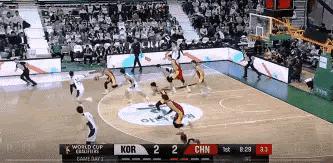 在今天进行的中国男篮和韩国男篮的男篮世界杯亚洲区预选赛中，发生了让人目瞪口呆的一