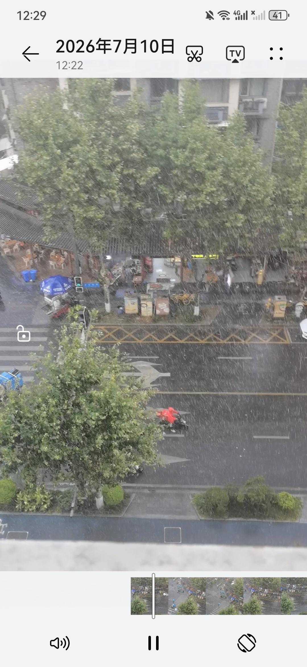 热的宝马都化了的成都40℃高温终于迎来了狂风暴雨这一场雨要持续多久才能降温体