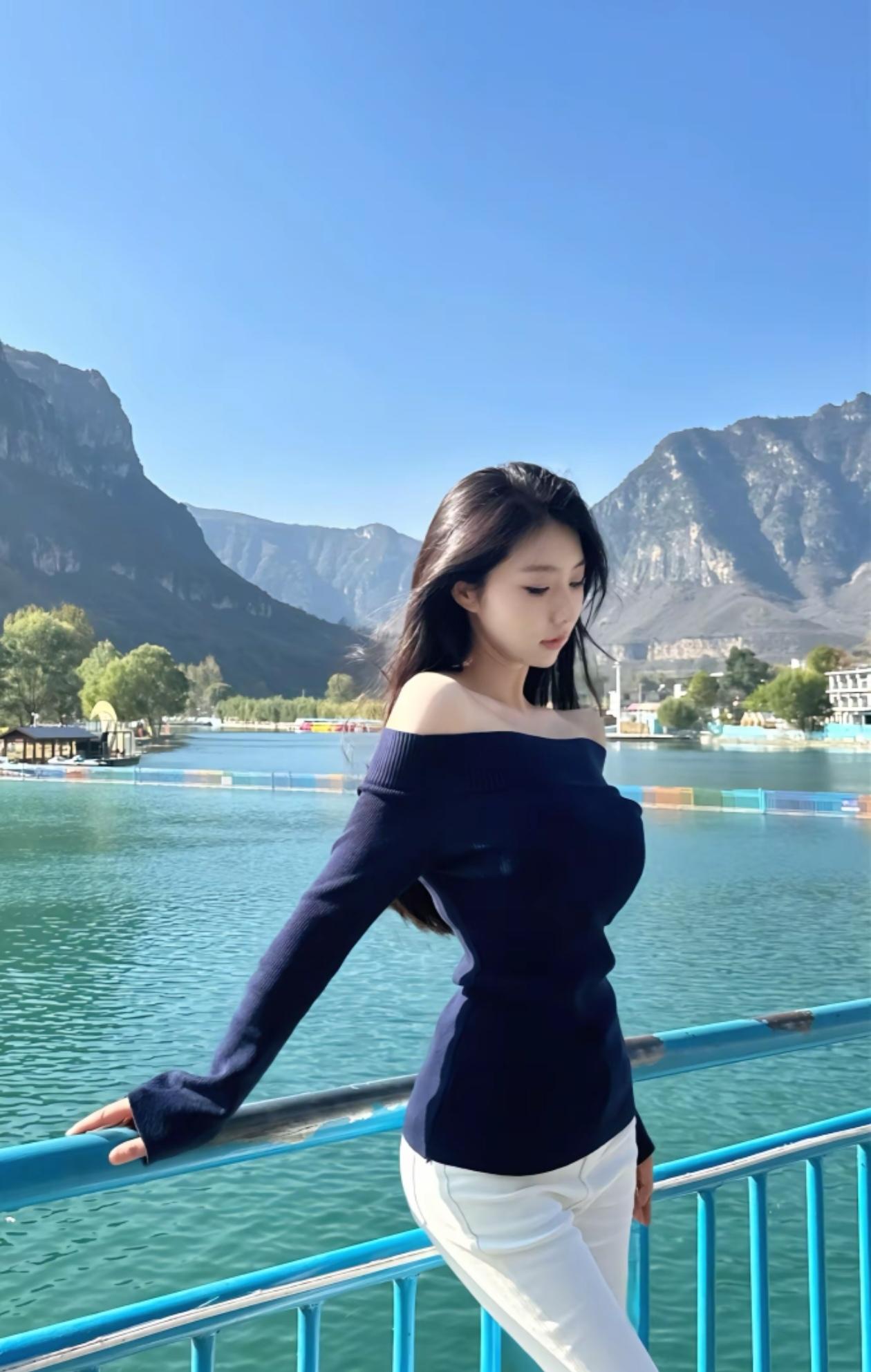 山清水秀间，少女倚栏赏景