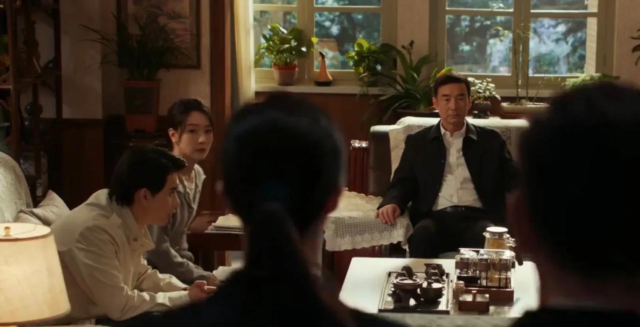 《以法之名》王华山结局为什么在逃？其实整剧导演有点弱化江旭东的罪责。江旭东被