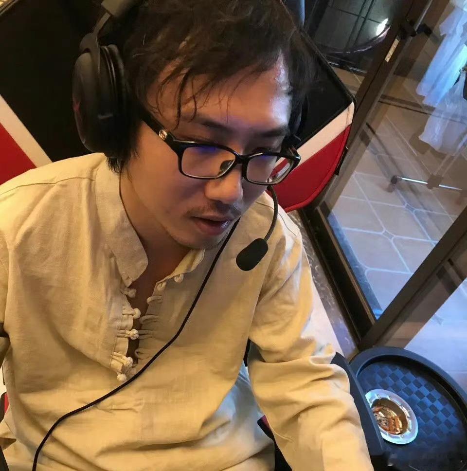 狗哥透露自己婚礼估计还要两个月，事情太多，忙不过来！dota2​​​