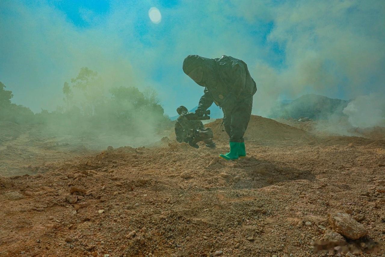 防化机器狗上场！陆军老大哥烽火问鼎计划我军无人作战系统