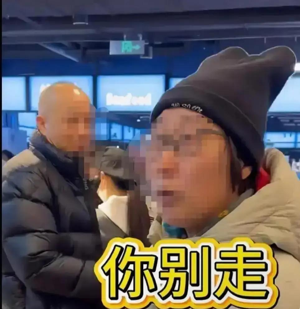 终身合同曝光！张稀哲年薪砍半却签到死昨天训练场边，老队友拍肩问：值吗？他回