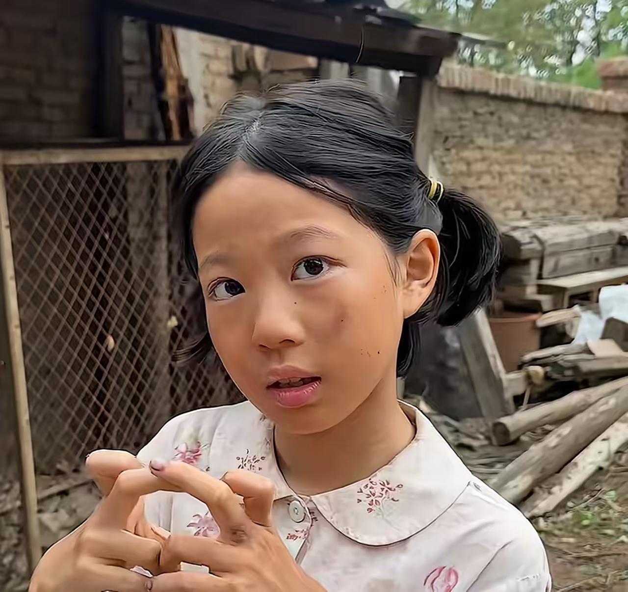 我是王少熙，今年我12岁，因为出演《主角》里的小易青娥，被很多人认识，我没学过表