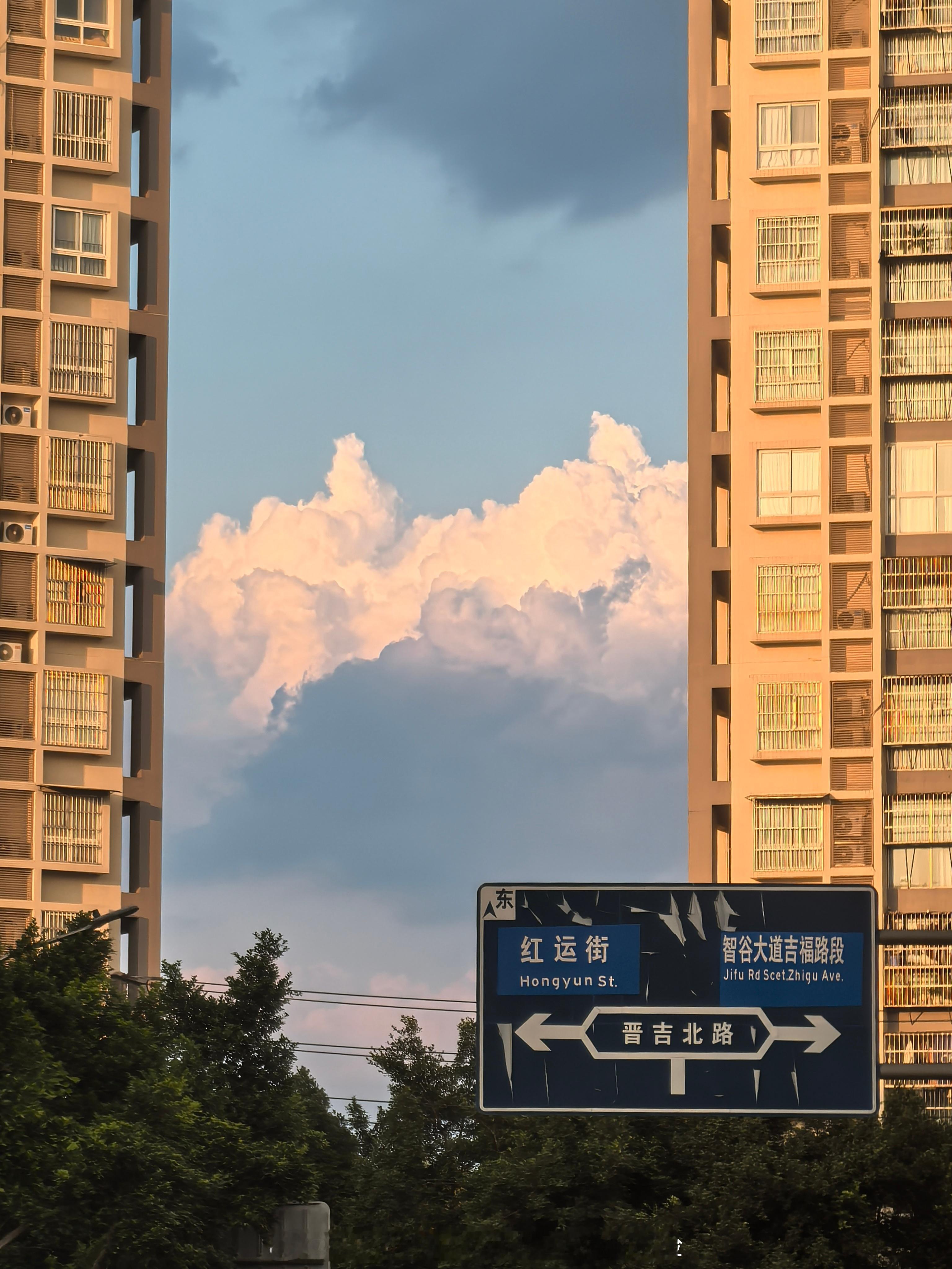 大家都知道我有一批劳动争议案件，我方代理用人单位，八个劳动者集体向用人单位索赔670万+，包括经济补