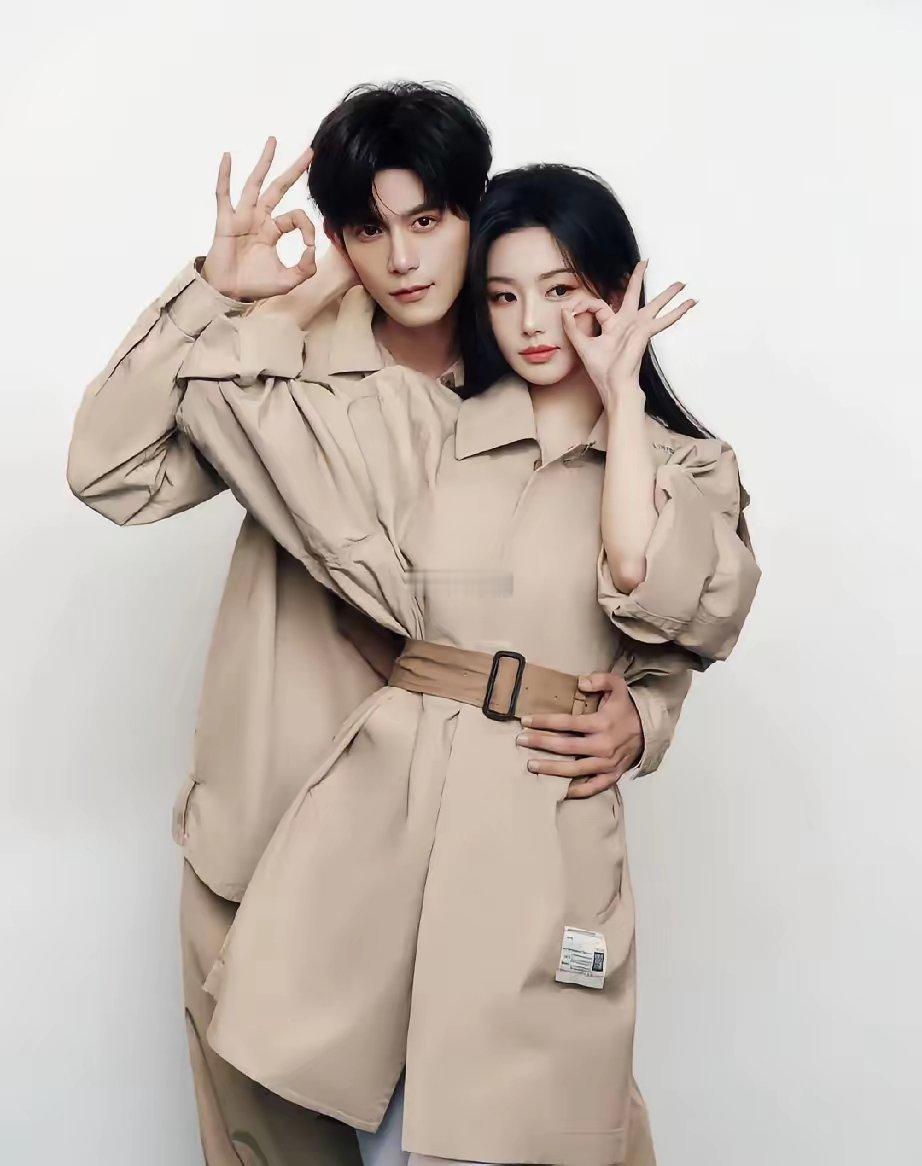 孔雪儿第一次跟邓凯合作，在采访中说了句大实话：邓凯根本不是大家电视里看到的那样。