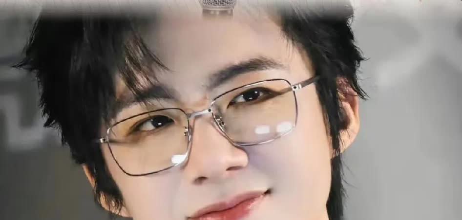 笑死！竟有粉丝问刘宇宁：“科目二考了5次没有过怎么办？求安慰”。当你听完刘宇宁高