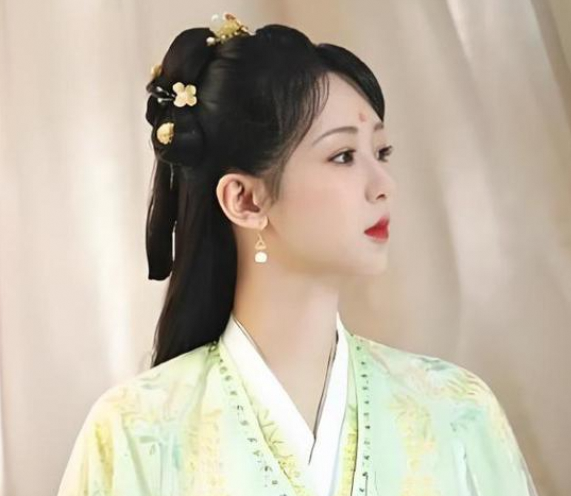 白玉兰视后票选惊变：杨紫为何能在众多资深演员中脱颖而出?
