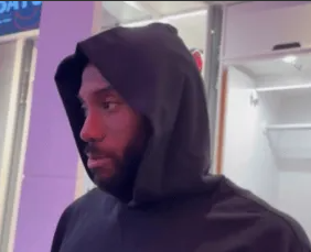 NBA杯的一场比赛中,快船126-124战胜鹈鹕。赛后,科怀-伦纳德接受了采访。