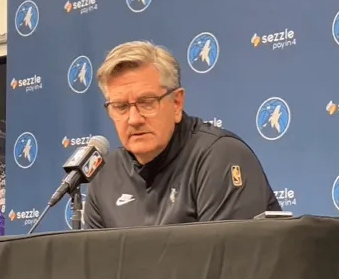 NBA常规赛，森林狼主场迎战凯尔特人的比赛已经结束，最终森林狼以119-115险