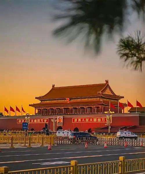 实际上，今天的局势是东大过去半个世纪连续布局的结果。这些年的对抗只是表面波动，真