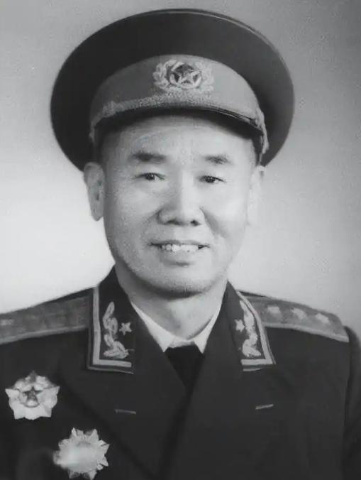 1984年，74岁的开国上将陈再道已退居二线，在北京家中静养，一天下午，几名政法
