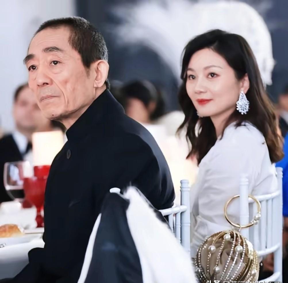 19岁北电女生，带50岁男友回家。她妈一开门就傻了：闺女，你咋把巩俐对象领回来