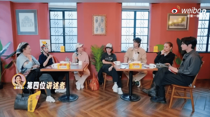 张柏芝又开始胡言乱语就连刘嘉玲都听不下去张柏芝在节目里说她剖腹产回家还没顾得