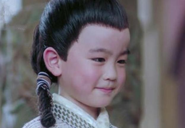 宋朝时期，有个大臣5岁的儿子在元宵节那天夜里被贼人趁乱掳走了，全家人都急得团团转