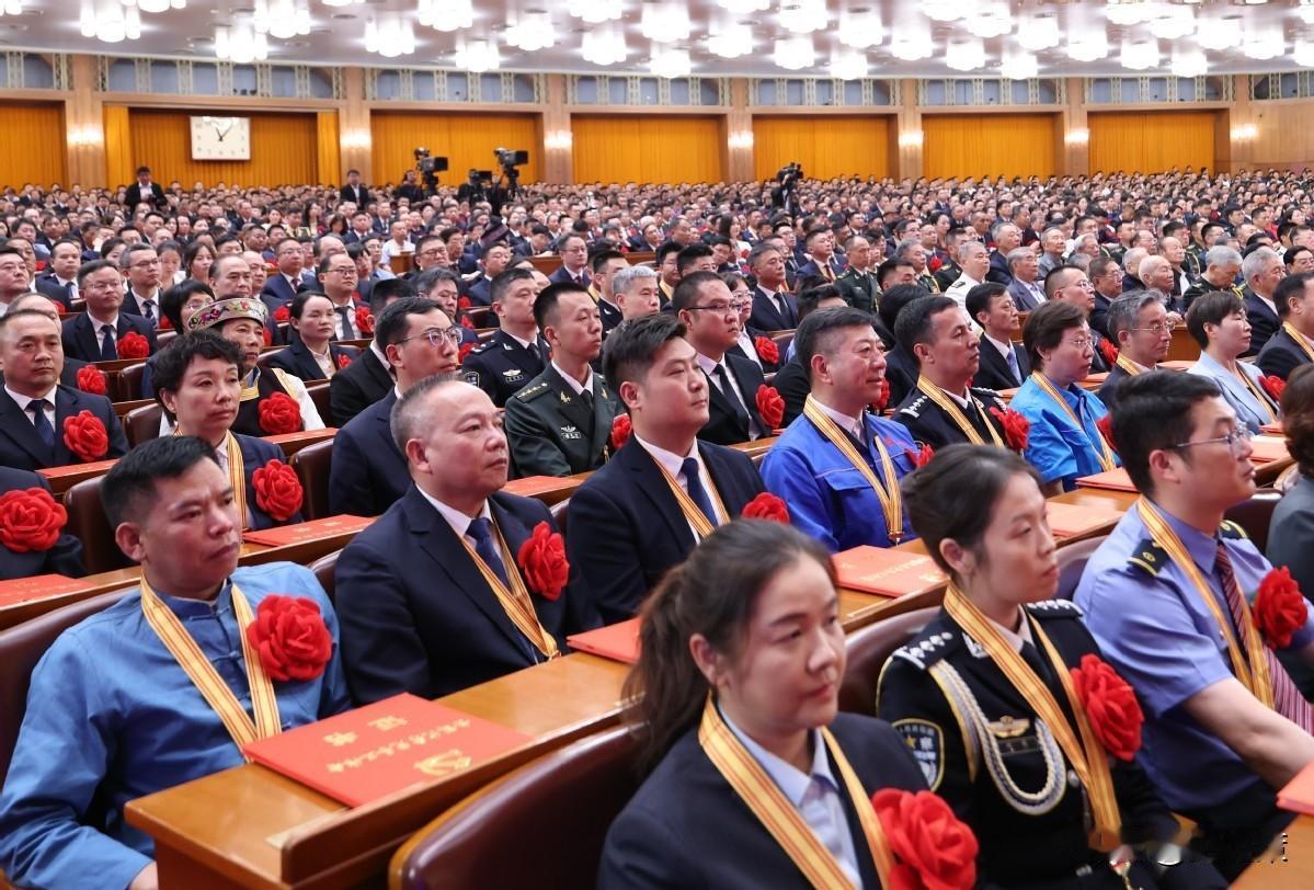 建党105周年大会上，中方发出统一强音，和5年前相比措辞有变，信号不简单！7