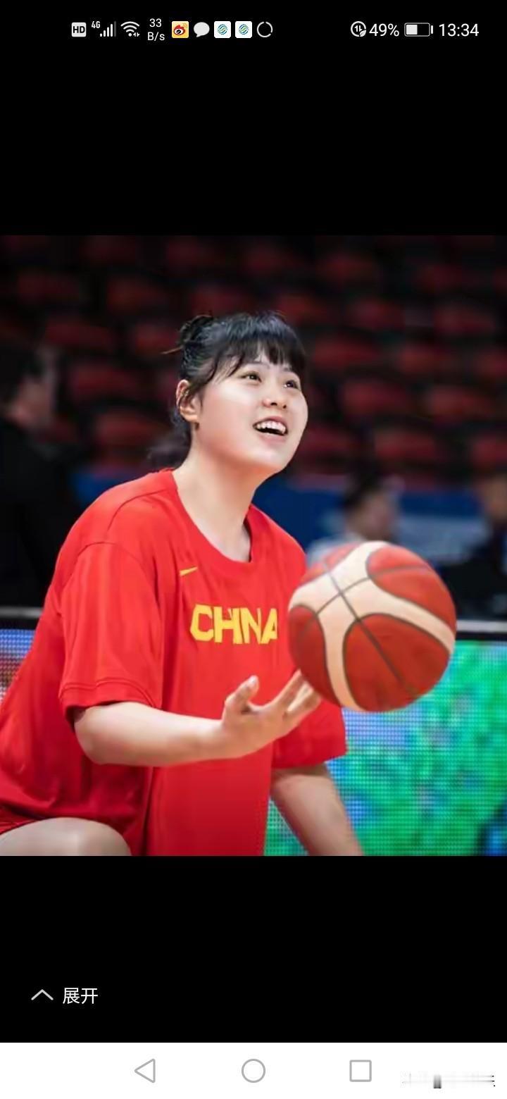 李月汝因“护照遗失”彻底无缘女篮世界杯，连护照都能造失，李月汝太不小心了吧。不