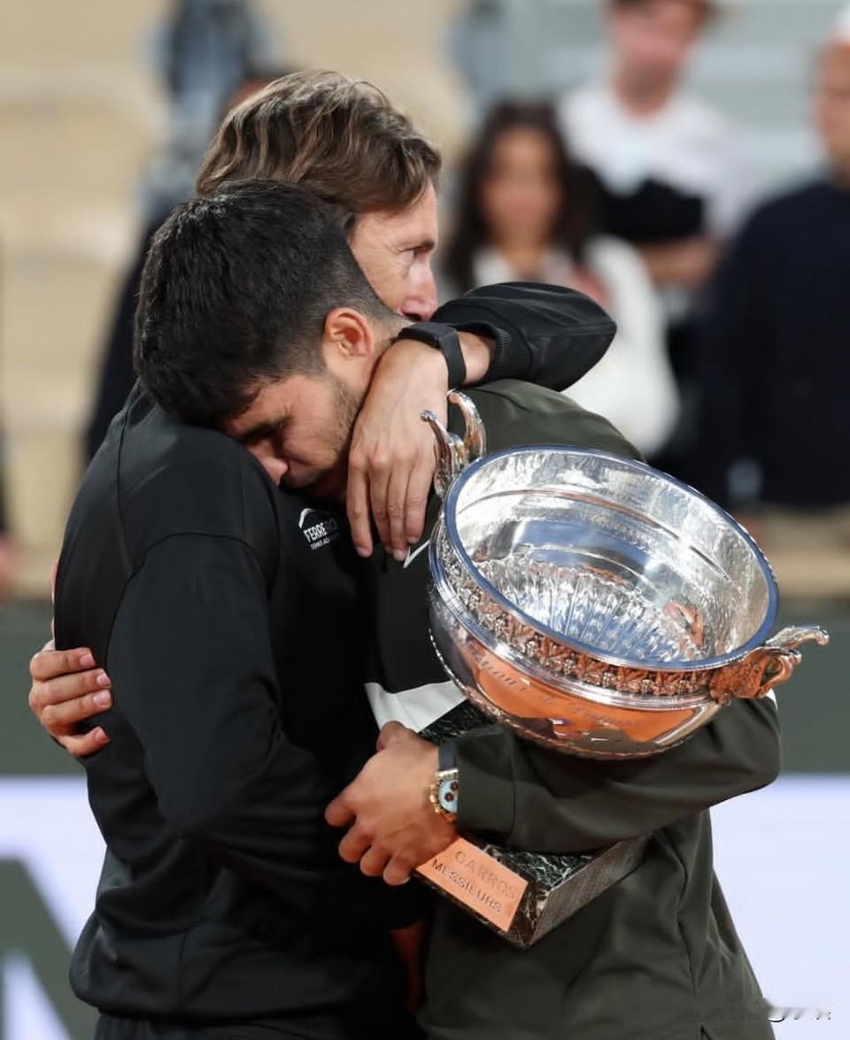 阿卡和费雷罗官宣分手💔，太突然了之前费雷罗采访时才澄清外界传言他只带阿卡