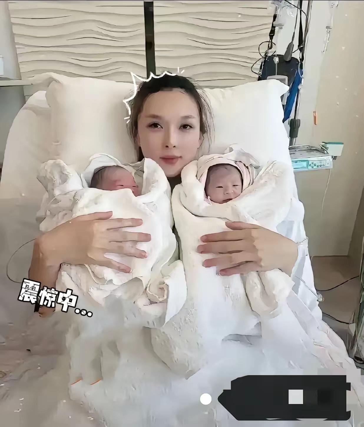 震惊到我啦！！！！南京一女子产检怀了双胞胎，去验血发现没有一个是男孩。公公婆婆