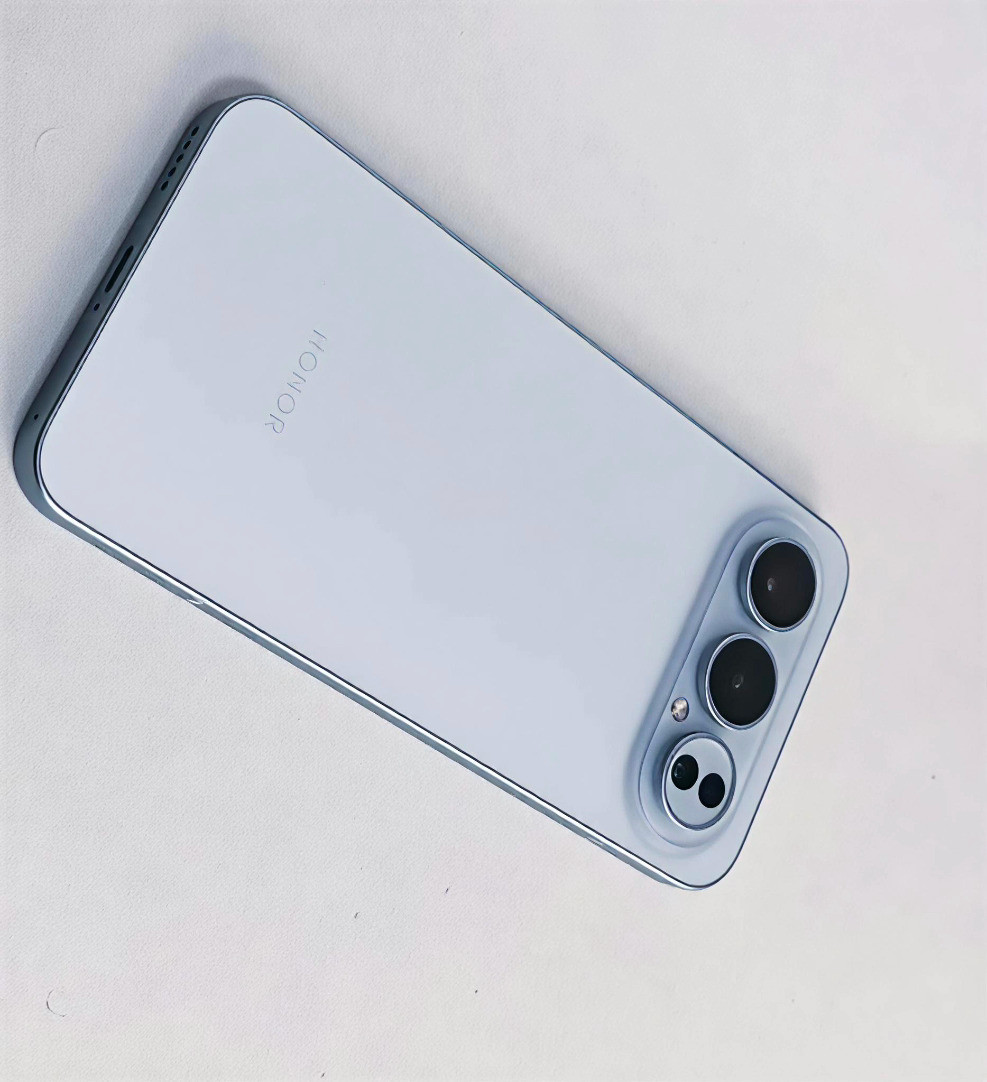 荣耀官宣进入8000mAh时代，而且是6.55尺寸。给大家独家透漏过，荣耀500