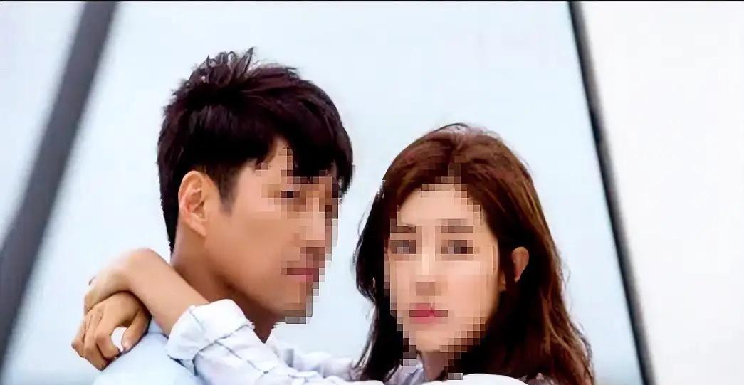 离婚5年，走投无路的林晚，终于翻出了那张压在箱底的银行卡。这是前夫当年离婚时塞给