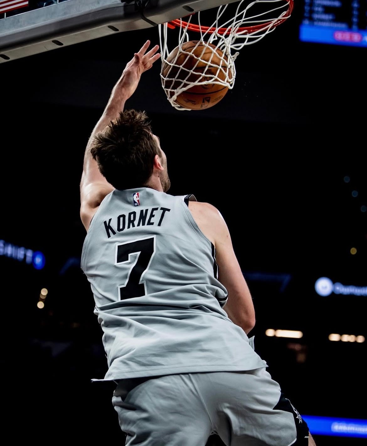 🤔明日NBA西决G1马刺客战雷霆福克斯和科内特因伤出战成疑明日NBA西部决赛