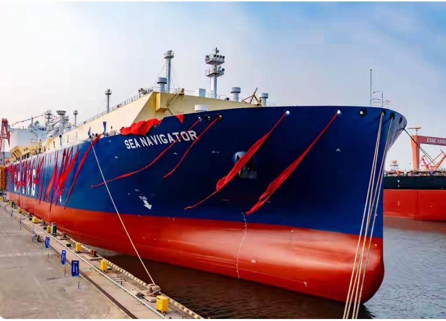 中国造船业又甩出一张王炸！LNG船“海瀚”轮大连交付，技术参数直接碾压。1月