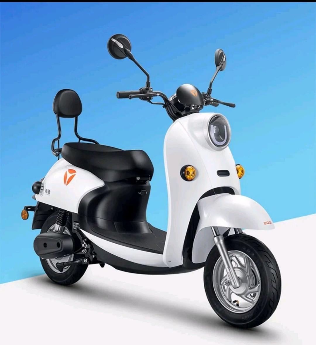 电摩比新国标电动车有哪些优势？电摩比新国标电动车优势明显。速度上，电摩能轻松跑