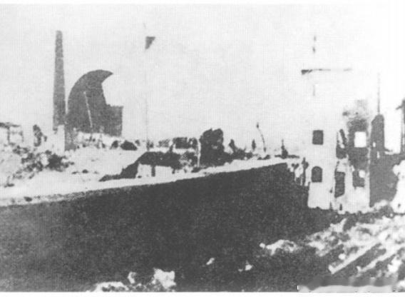 1937年12月，鬼子占领南京后随军摄影师拍摄的几张照片，鬼子们在欢呼胜利，而沦