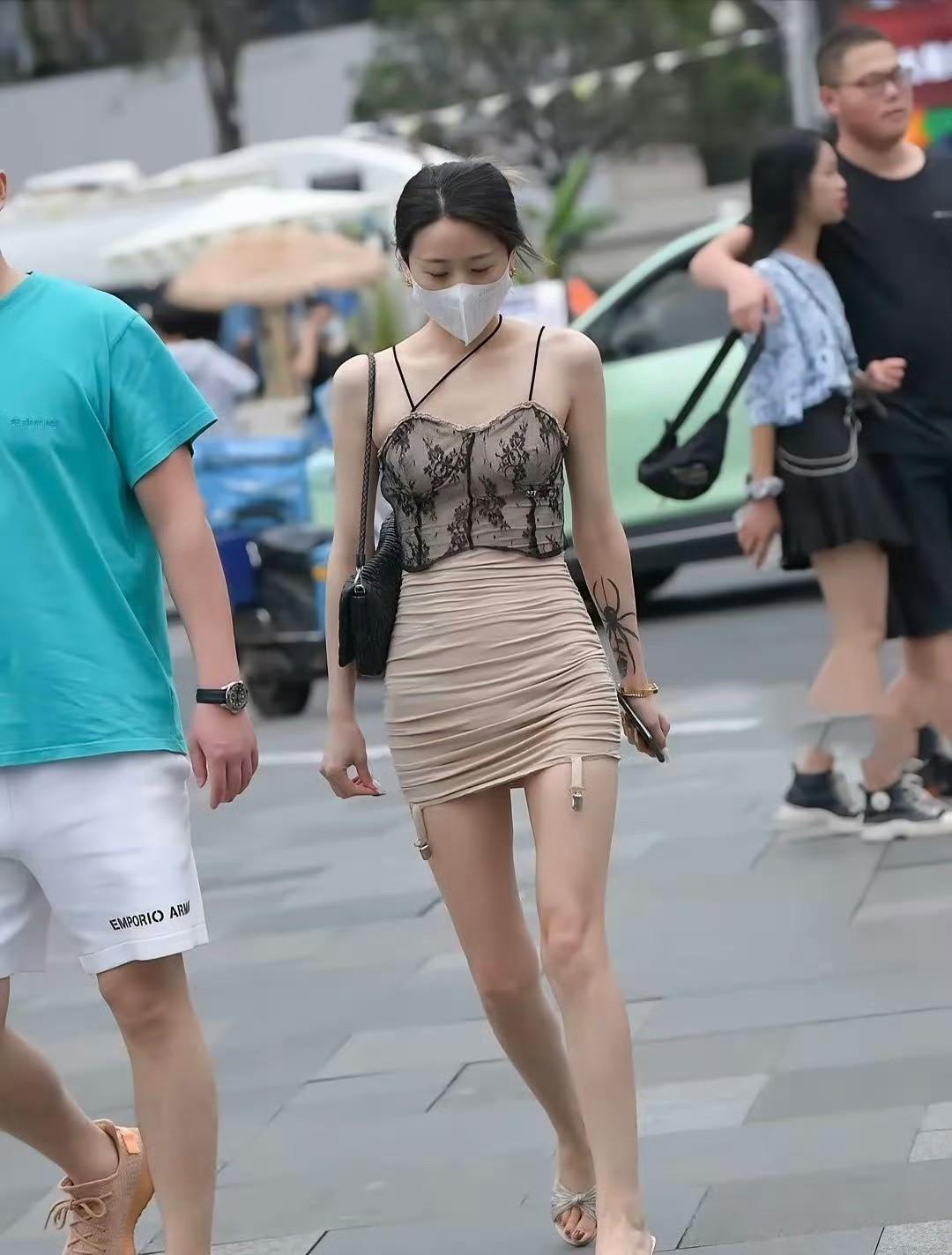 街上看到的漂亮女生，身材也太好了！