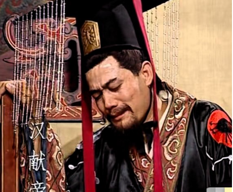 220年，刘备给刘协谥号“汉愍帝”。后来，曹叡给谥号“汉献帝”。如此，刘协同时有