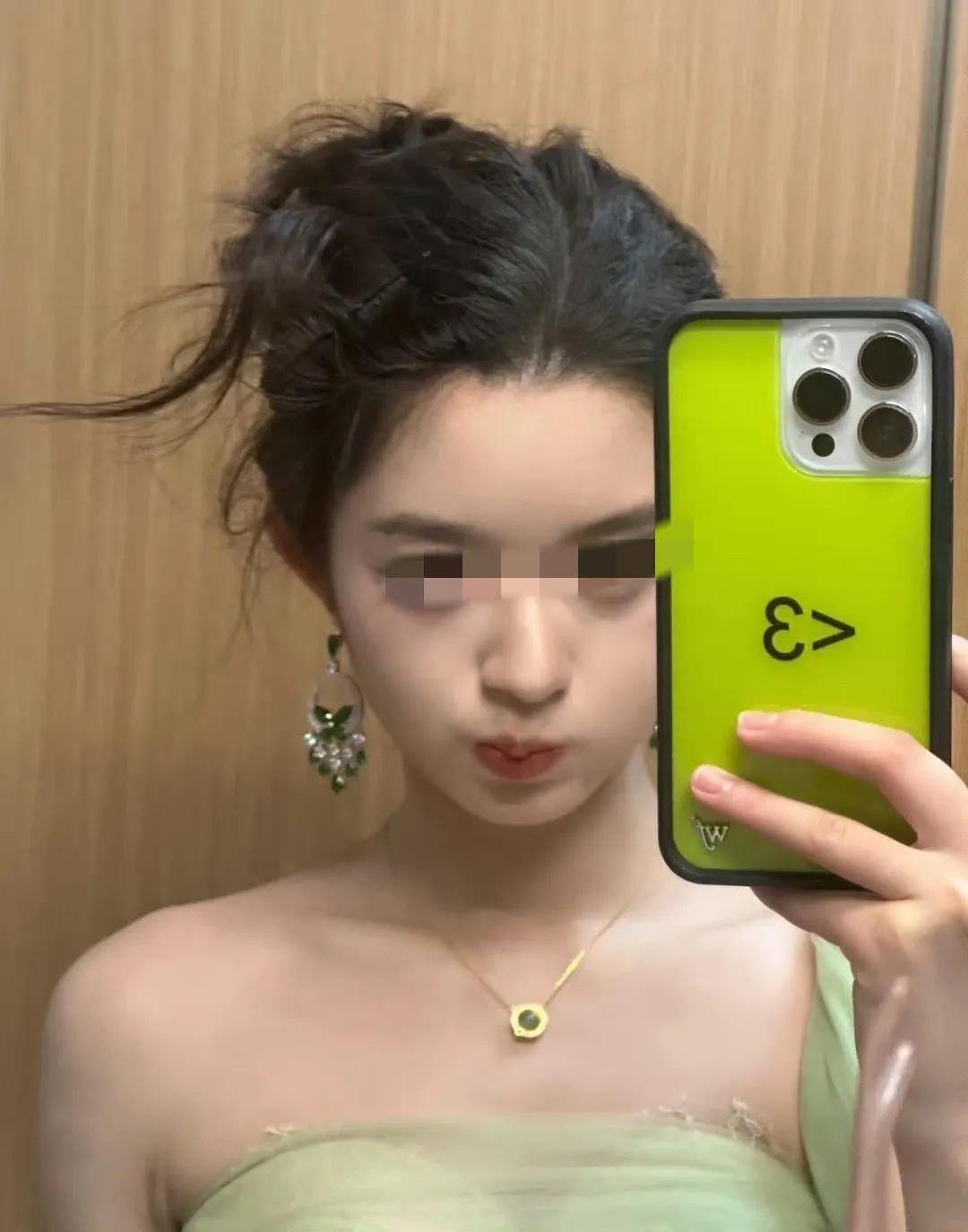 终于看明白了，雅安高中女生戴230万耳环是怎么回事。整件事情大概是这样：黄杨