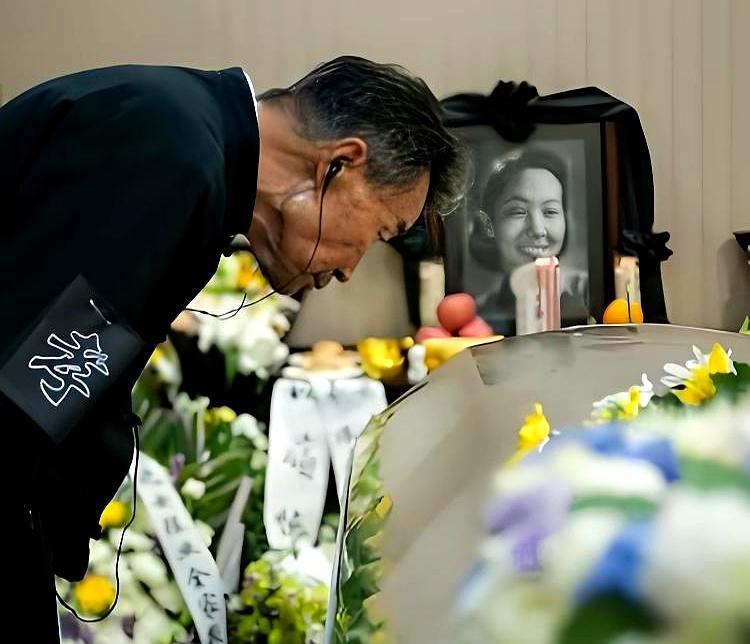 你知道老戏骨李雪健和“江姐”于蓝还有这层亲戚关系吗？最近在一位老艺术家的告别仪
