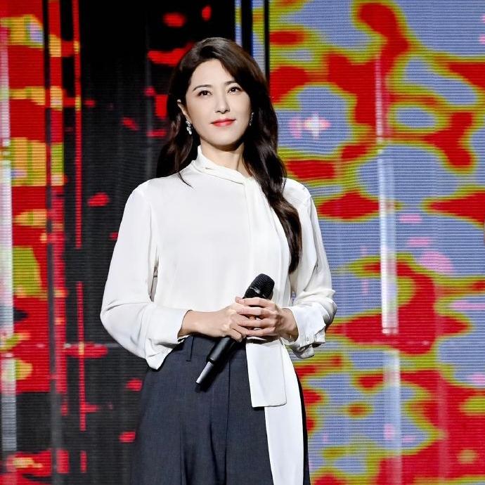 发现一个奇怪的现象医美的保质期好像特别短刚做完是真的漂亮，可过不了多久就被打