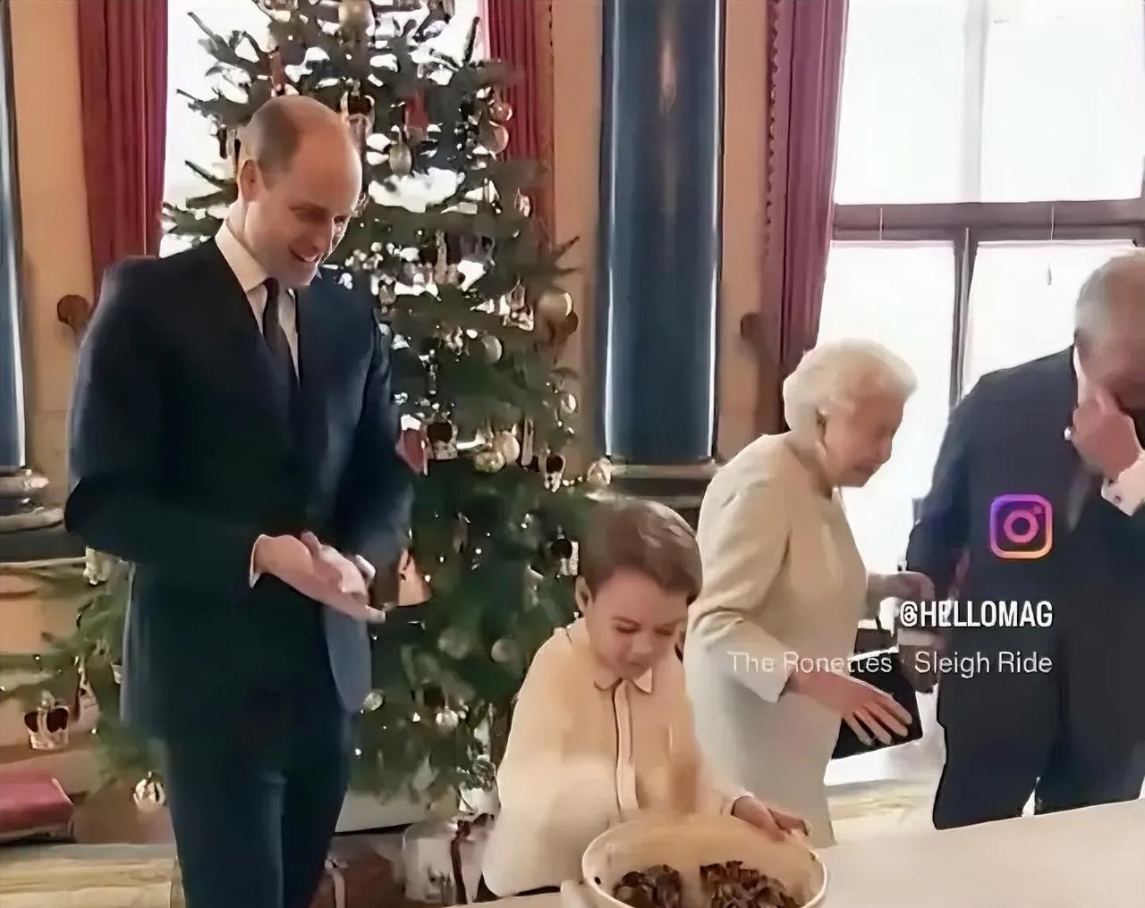 乔治王子捣布丁的样子，完全遗传老爸威廉王子，简直成了家庭传统！当年威廉王子带着