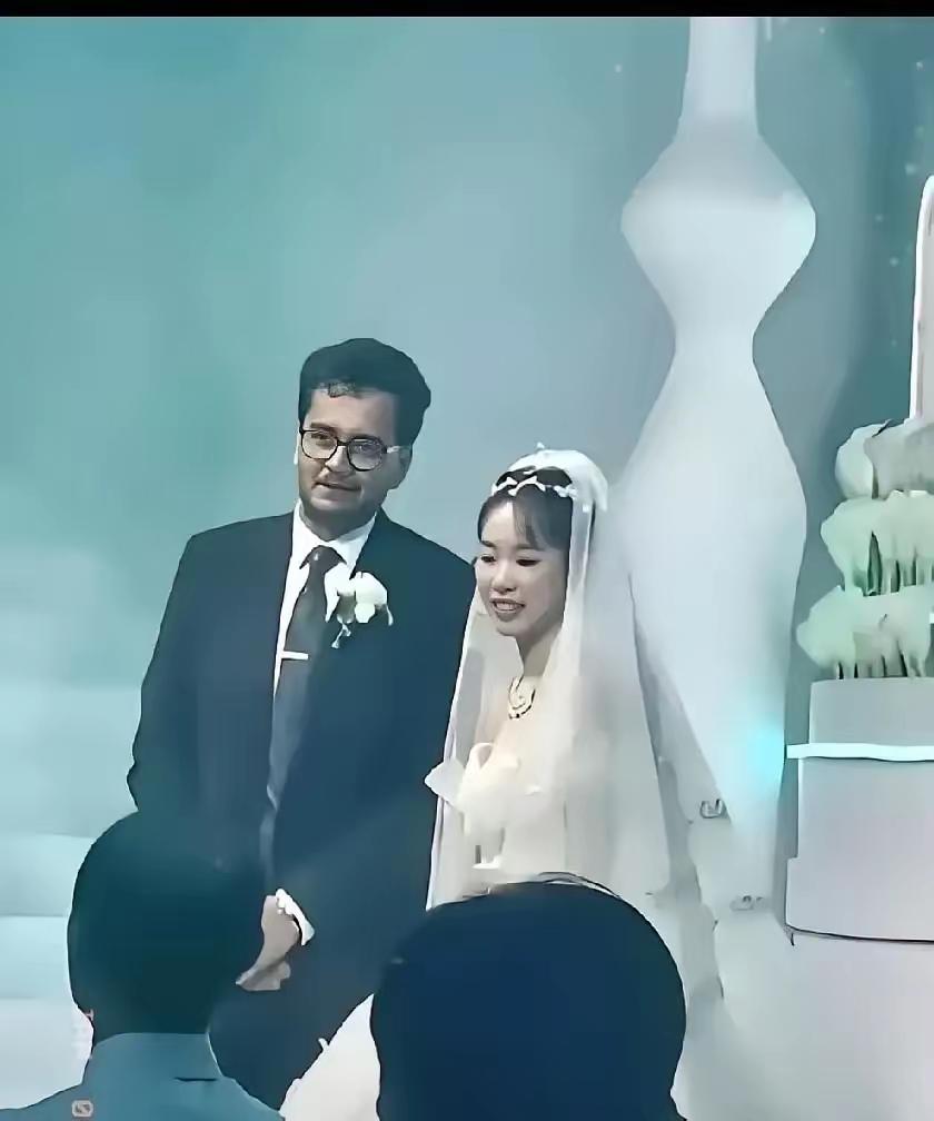 上海一姑娘，嫁了个印度留学生，她父母用了120万元给他们办了婚礼，连养老金都花完