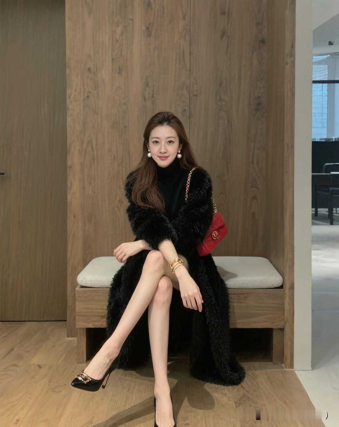 关系而已，别太执着。杨绛先生说：人与人之间，最长久的关系，是亲疏有度。