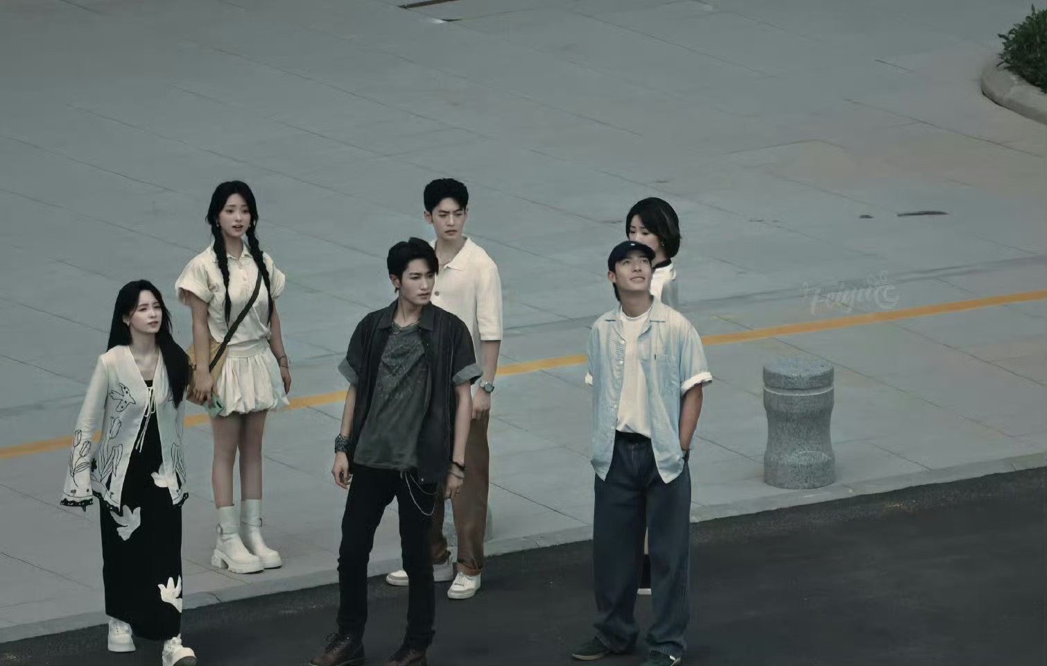 沈月七月的一天，双马尾的阿七美美哒，坐在那里好乖啊！☺️​​​​